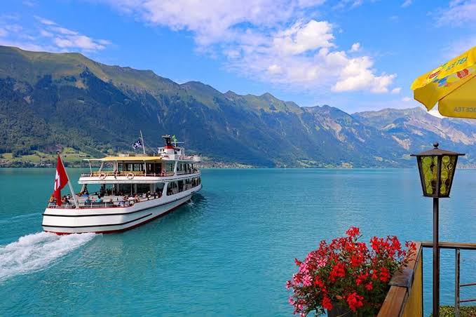 By Cruise / Lake Boats
