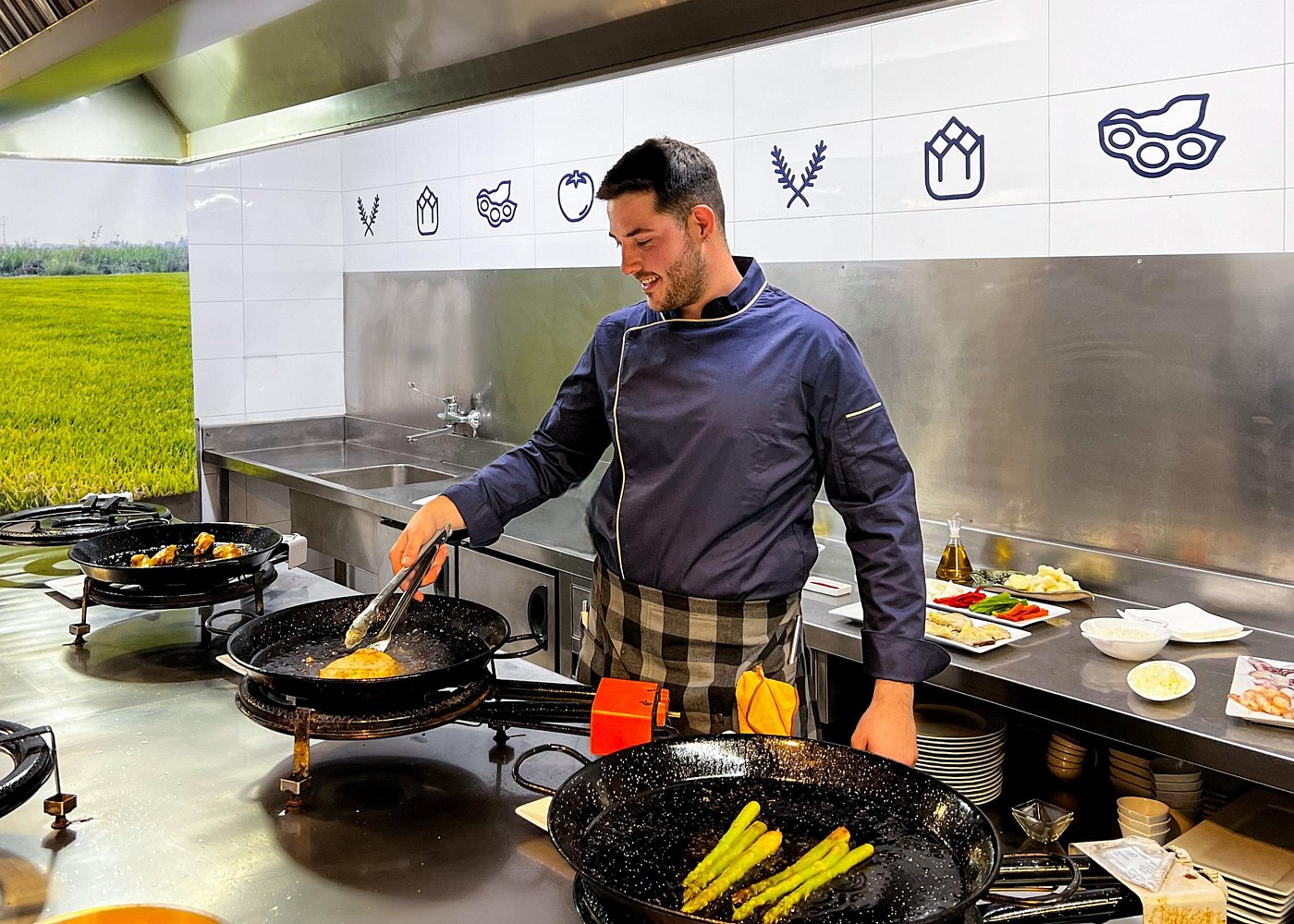 Paella Cooking Class & Market